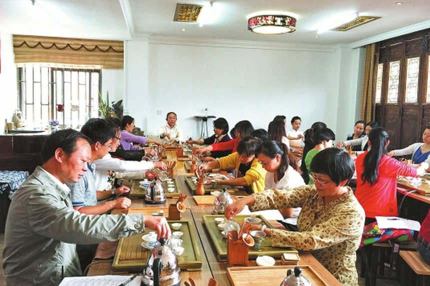 云南丽江工会举办茶艺师培训收到欢迎