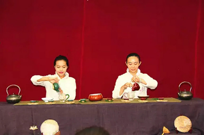 云南丽江总工会举办初级茶艺师培训