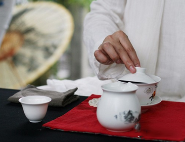 喝茶从布置茶席开始，如何布置一个简单的茶席？