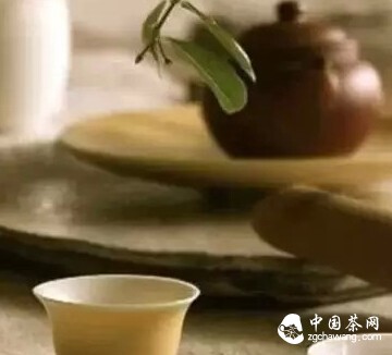 茶是水写的文化，不仅能洗胃，更能洗心