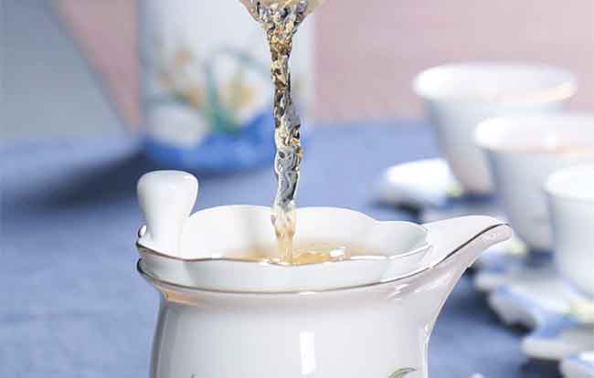 铁冲泡铁观音茶多高水温合适，不同香型对水温的不同要求？