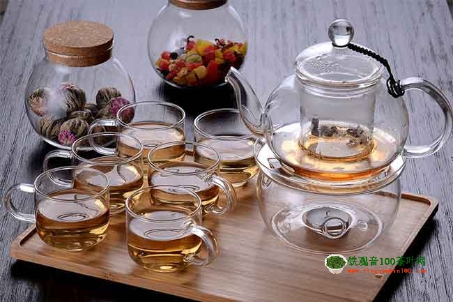 用玻璃茶具泡茶有什么好处，玻璃茶具选购技巧