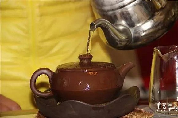 这才是普洱茶的正确醒茶方法