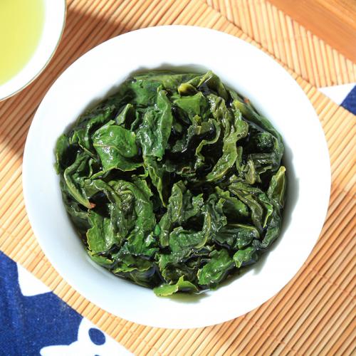 永垂佛手茶叶品鉴色泽为深绿色，有特殊的香气