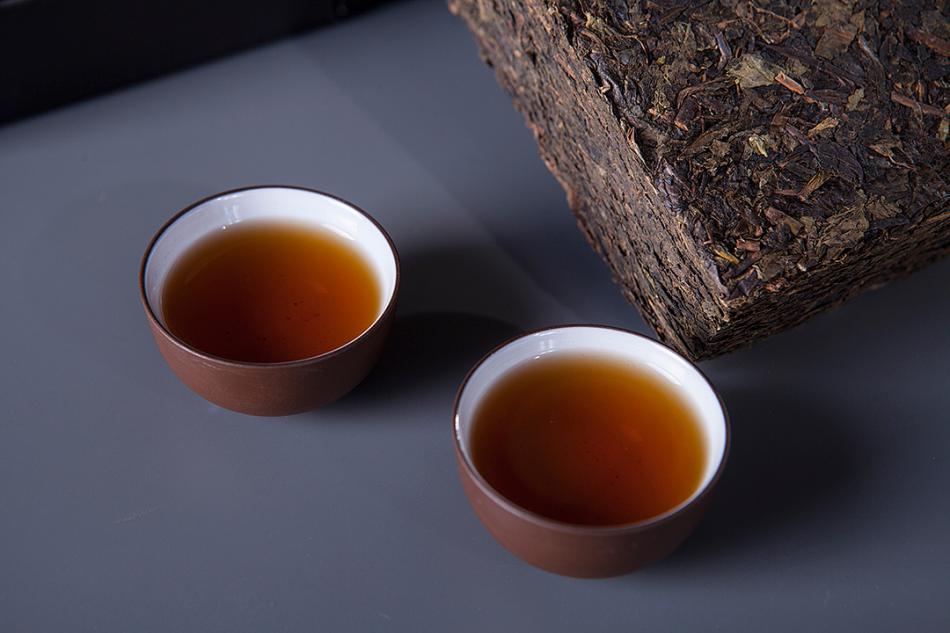 优质黑茶和劣质黑茶的鉴别