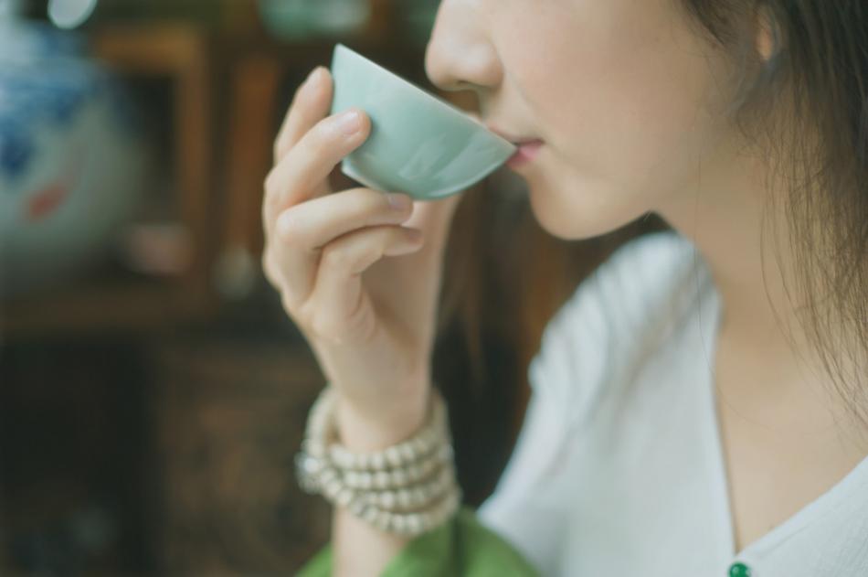 品茶就是号脉用舌尖辨茶的香味