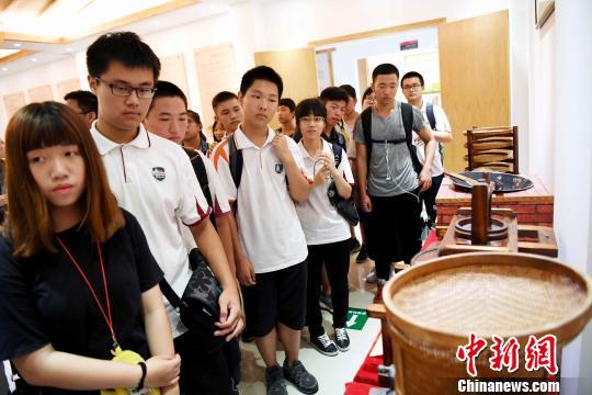 台湾青年体验福州茉莉花茶文化“激荡火花”