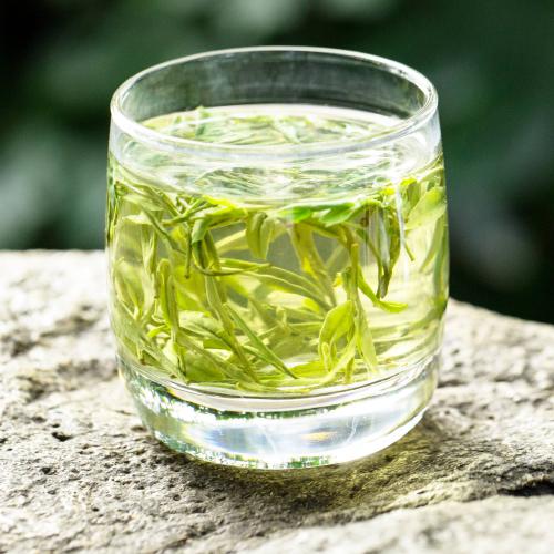 喝绿茶的好处和坏处都有哪些呢？