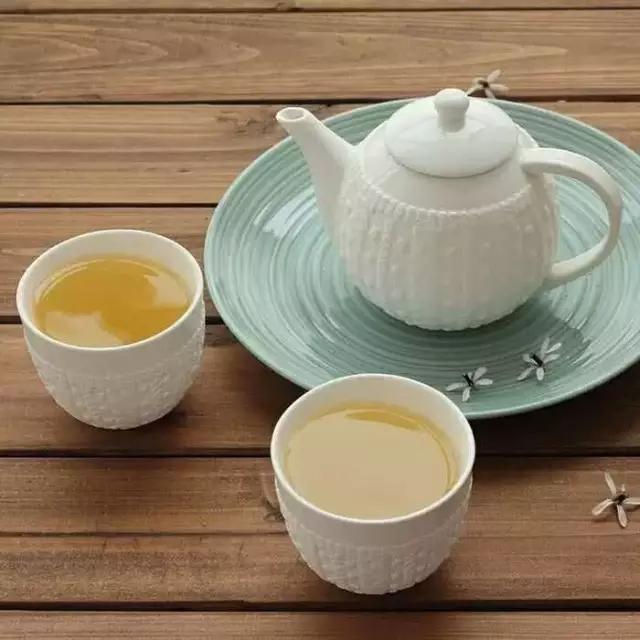 茶壶泡绿茶品饮