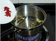 红枣枸杞菊花茶的做法