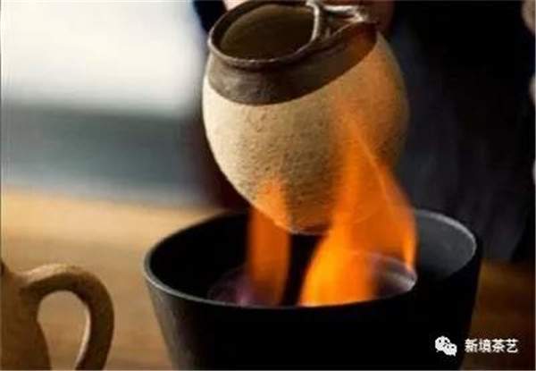 烤茶实际操作教程：云南烤茶怎么投茶？