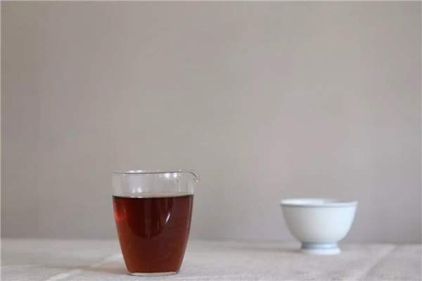 茶的双重属性：让茶成为时代的解药
