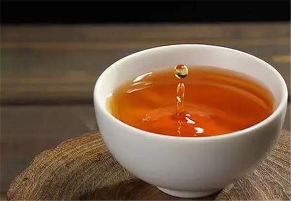 教你如何辨别红茶汤色！