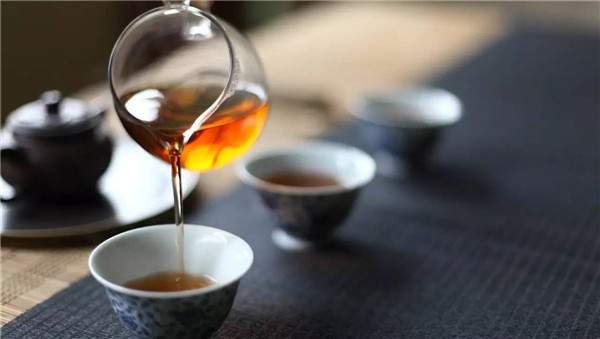 从喝茶养生的角度看，这4类人比较适合喝红茶？