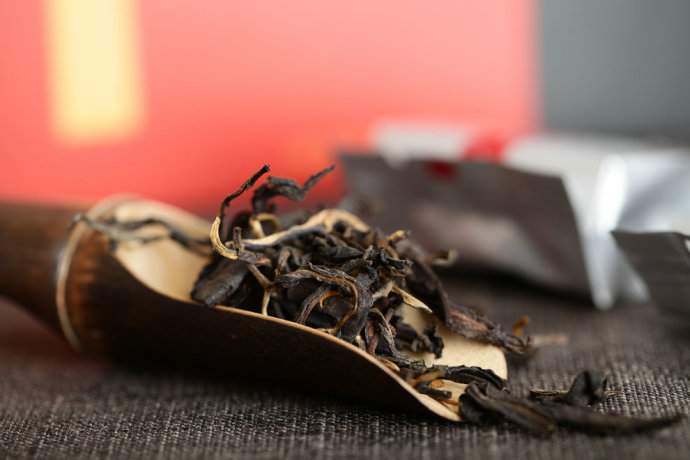 应该如何正确区分“滇红茶与古树红茶”？