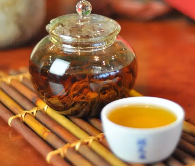 如何鉴别野生古树红茶和普通滇红茶的区别？
