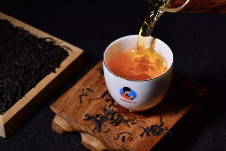 普洱茶的茶汤颜色为什么会越变越红？