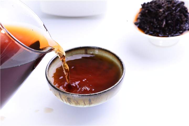 为什么越来越多的人喜欢喝普洱熟茶？