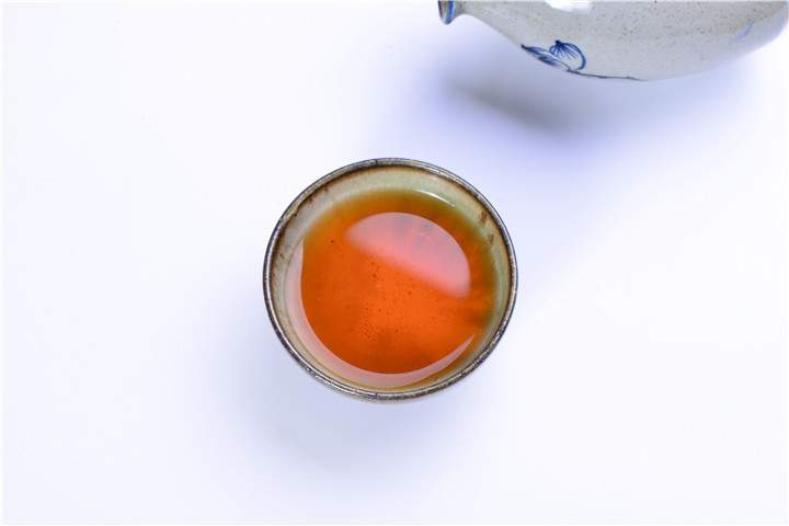 是什么原因导致普洱茶的水味重呢？
