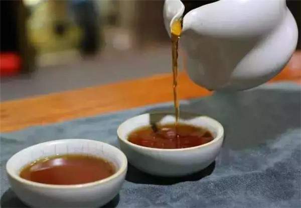 普洱老茶被称为养胃茶的原因是什么？