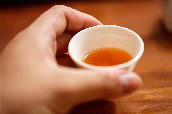 长期喝普洱茶对皮肤有好处吗？天天喝普洱茶好吗？