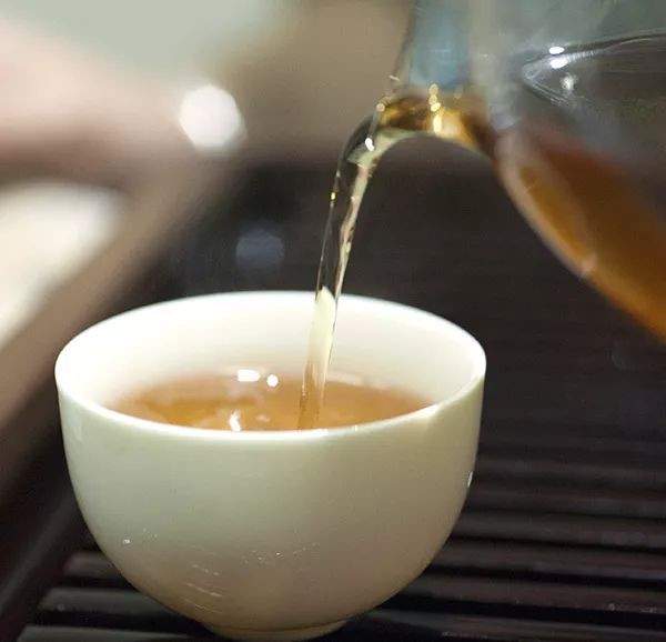 喝茶对胃有影响吗？普洱茶到底能不能养胃？
