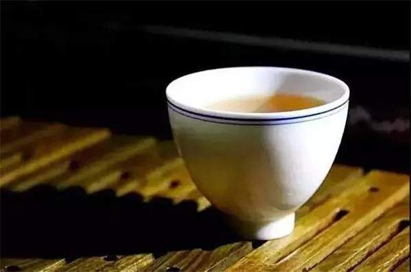 什么是普洱茶的后发酵？