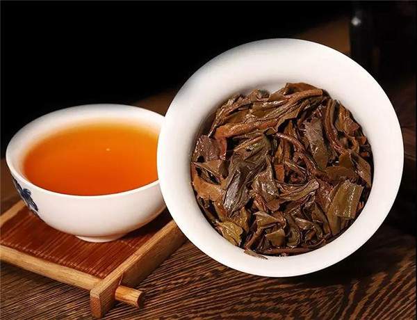 为什么喜欢普洱茶的人，都喜欢喝老茶？