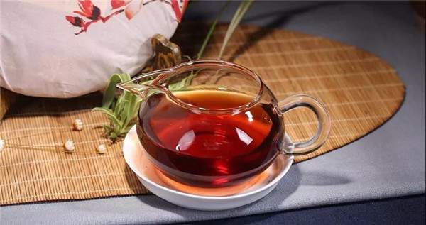 如何正确鉴别普洱熟茶的香气？