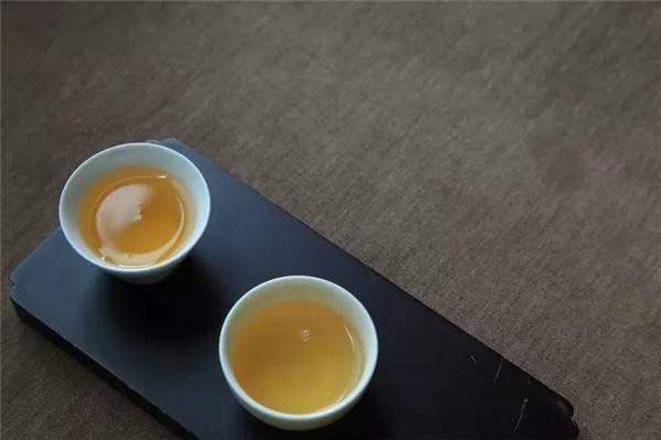 为什么普洱茶有特殊的口感和浓醇的滋味？