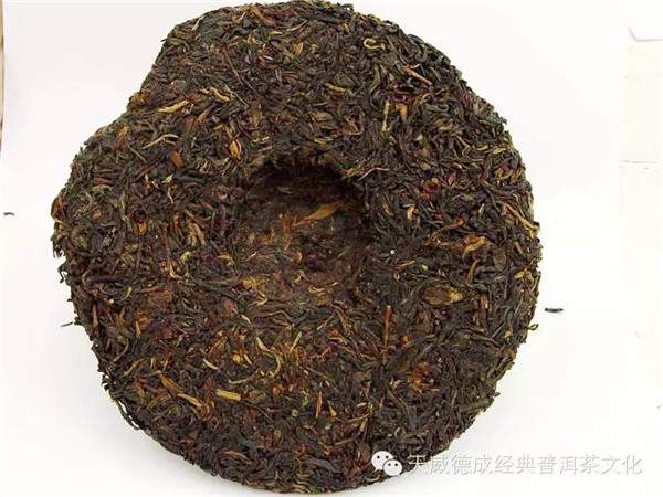 从号级茶到七子饼：普洱茶原料与制程的演变
