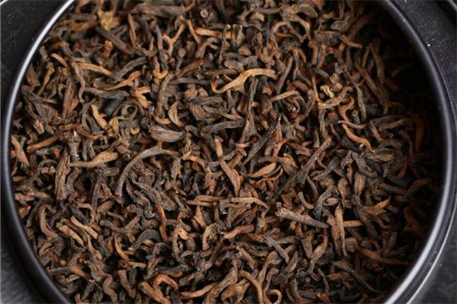 如何判断一款普洱茶的后期陈化能力？