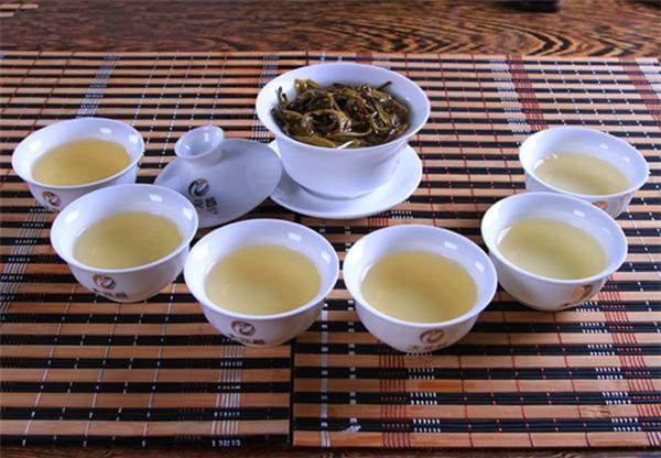 普洱茶原料晒青毛茶就是绿茶？