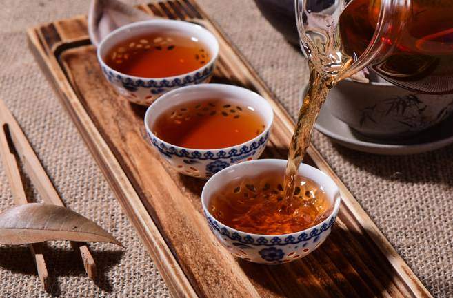 揭秘普洱生茶与熟茶的特性：全面详解纯干货