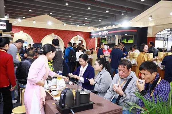 普洱“中期茶”市场持续升温：2018春季广州茶博会新设“中期往事”展区