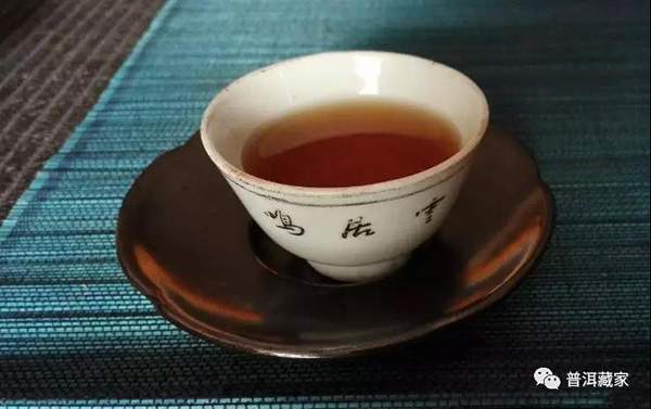 普洱老茶讲堂︱薄棉纸水蓝印，经典勐海味，它是公认的88青饼接班人