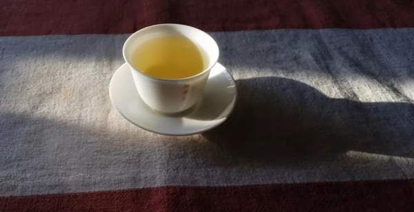 普洱茶两种相互矛盾的功效（一）：提神和安神