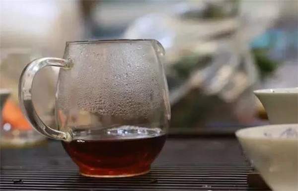 神秘的渥堆丨普洱茶的工艺，可以无标准，不能没有底线