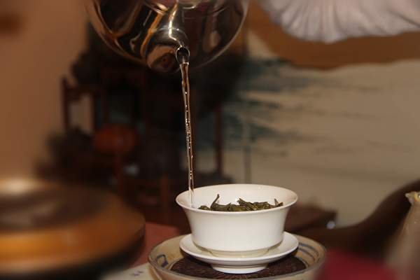为什么普洱茶只“洗”一遍？“洗茶”的目的是什么？