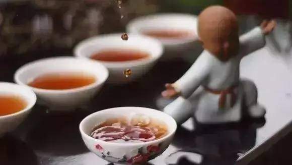纠正丨揭示普洱茶文化中的伪劣品：五花八门，各有千秋