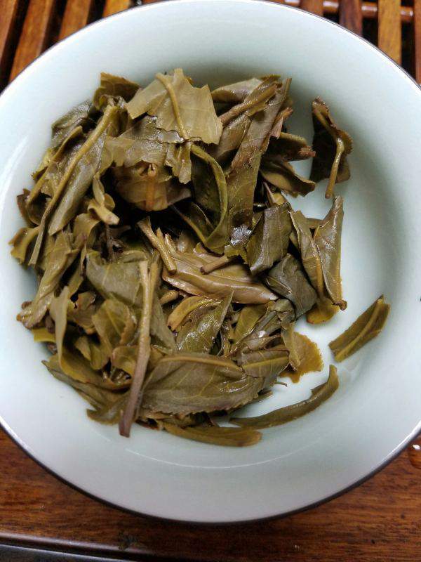 如何鉴别这款说是古树纯料的普洱茶？