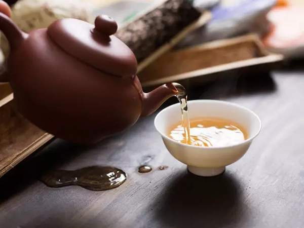 普洱茶，机械制茶与手工制茶孰优孰劣？