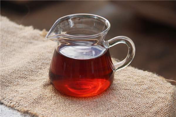 熟茶来由探秘：谁给经渥堆发酵的普洱茶品命名为熟茶的？