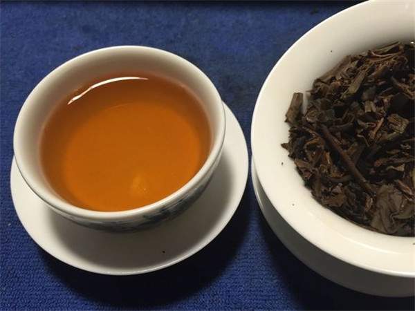 【问答】普洱茶是选生茶好还是熟茶？