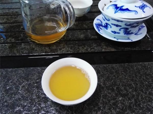 哪些原因极易引发普洱茶变质？