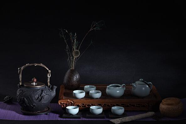 铁壶煮水更能激发普洱茶原味