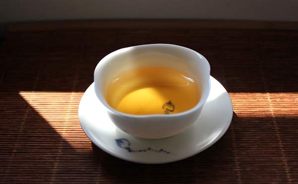 喝普洱茶的汤感四度体验法
