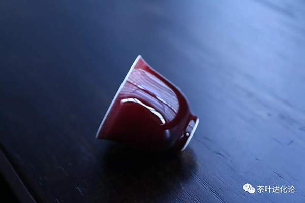 普洱茶冲泡技巧：瓷盖碗、朱泥壶、紫陶壶、紫砂壶、哪种更保温？