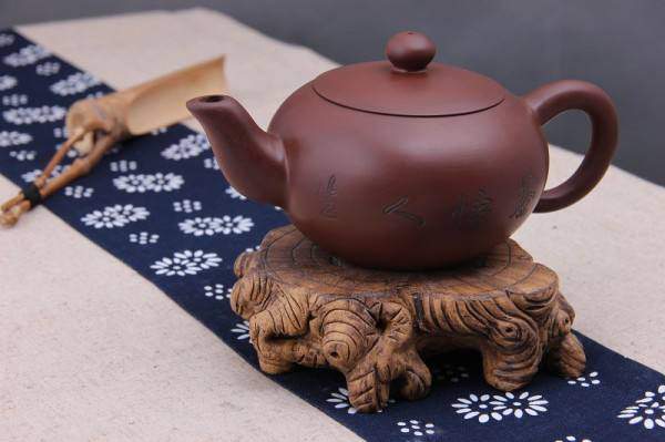用建水紫陶泡好普洱茶需要几步？