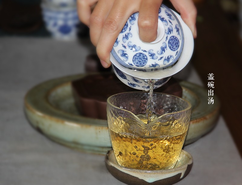 紫砂壶泡普洱茶和盖碗泡的有什么差别？